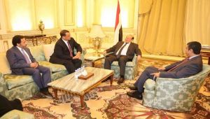 خاص :شرط تنفيذ قرار2116وتغيير مكان  المفاوضات الحكومة توافق على المحادثات مع الحوثيين وصالح