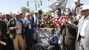 قيادة الناصري تضع أكليل من الورود على قبر الشهيد إبراهيم الحمدي