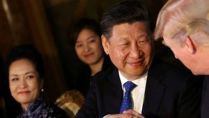 ترامب يلجأ إلى "تويتر" للتراجع عن تصريحات سابقة تخص الصين