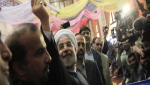 خيبة أمل للحرس الثوري الإيراني.. روحاني مهندس التقارب مع الغرب يفوز بفترة رئاسية جديدة