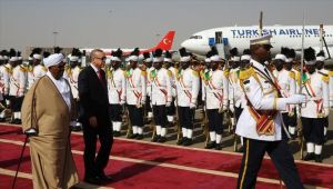 أردوغان يصل السودان في أولى محطات جولته الإفريقية