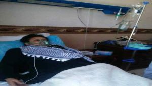 إصابة القيادية بحزب المؤتمر فائقة السيد إثر اعتداء الحوثيين على تجمعات تطالب بجثمان صالح بصنعاء