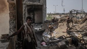 اشتباكات تسبق سريان وقف النار بالحديدة