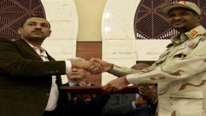 المجلس العسكري والمعارضة بالسودان يوقعان على إتفاق لتقاسم السلطة