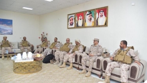 ضباط إماراتيون يؤكدون البقاء في اليمن وإعادة بناء جيش يمني تحت قيادة السعودية