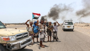 معركة كسر العظم بين الحكومة وأدوات الإمارات في جنوب اليمن.. ما السيناريوهات المتوقعة؟