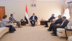 رئيس الوزراء يبحث مع رئيس بعثة الأمم المتحدة الوضع في الحديدة