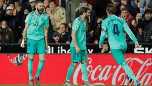 بنزيمة ينقذ ريال مدريد من الخسارة أمام فالنسيا بهدف قاتل