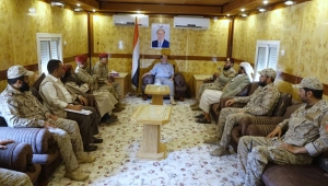 نائب الرئيس يلتقي قادة وزارة الدفاع ومحافظي مأرب والجوف