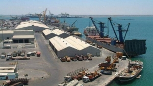"نترات الأمونيوم" في ميناء عدن تُثير الهلع.. هل سيتكرر سيناريو مرفأ بيروت في اليمن؟