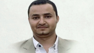 جماعة الحوثي تعلن تدهور صحة الصحفي "المنصوري" وتعرض الإفراج عنه وزملائه بصفقة تبادل
