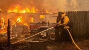 الإمارات تعلن وقوع حريقين في صهاريج بترولية ومطار أبو ظبي