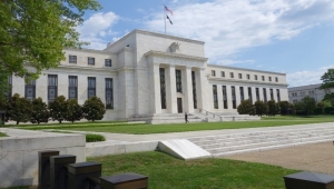 "المركزي الأمريكي" يرفع الفائدة مجددا.. و5 بنوك خليجية تتبعه
