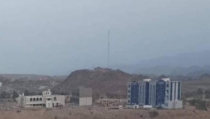 شبوة.. اختفاء برج الاتصالات من "تبة الارسال" جنوب مدينة عتق