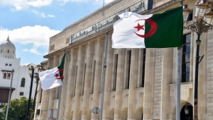 23 مليار دولار للجيش.. مجلس الأمة الجزائري يصادق على أكبر موازنة في تاريخ البلاد
