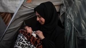 في يوم المرأة العالمي.. أمهات غزة يكافحن لإطعام أطفالهن