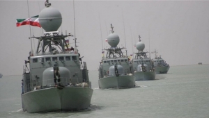 إيران: مدمرة حربية سترافق سفننا التجارية في البحر الأحمر