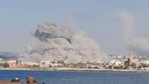 الحوثيون يعلنون ارتفاع ضحايا القصف على حي سكني بالحديدة إلى 22 قتيلا وجريحا