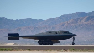 أمريكا تستبدل قاذفاتها من طراز بي-2 في الشرق الأوسط بعد قصفها اليمن