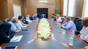 رئيس الوزراء يوجه بسرعة إطلاق العلاوات والتسويات السنوية