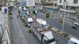 تعز.. وكلاء الغاز يواصلون اعتصامهم المفتوح للمطالبة بحلول عاجلة ورفع احتجاز مقطوراتهم