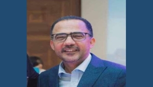 الحزن يُخيّم على اليمنيين بوفاة شاعر الثورة "فؤاد الحميري".. قدر الكبير الرحيل قبل الأوان