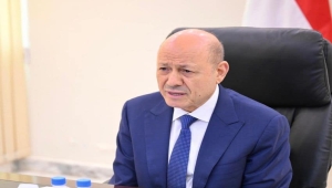 العليمي يجدد موقفه من الانتقالي في المهرة وسقطرى ويدعو لتحقيق شامل