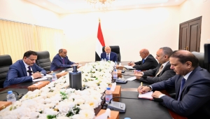 العليمي: الملفان الاقتصادي والخدمي التحدي الأهم للمجلس الرئاسي والحكومة