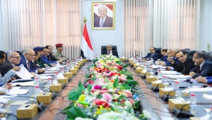 الحكومة اليمنية تدعو التحالف والمجتمع الدولي لتقديم دعم مالي عاجل لمنع الإنهيار الشامل