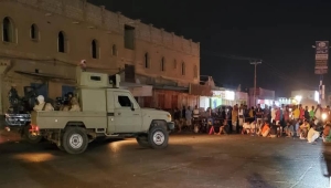 حضرموت.. محتجون يعيدون إغلاق الخط الدولي غربي تريم