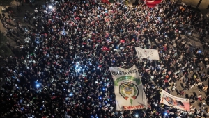 "كن أملا لغزة".. مسيرة ضخمة في إسطنبول تضامنا مع فلسطين