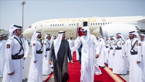 رئيس الإمارات يصل قطر غداة عدوان إسرائيلي على الدوحة
