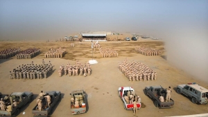 خلال تفقده قوات العمالقة.. وزير الدفاع: يجب أن نكون جميعاً على قلب رجل واحد لنعيد لليمن حريته