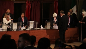 انتخابات سوريا.. بدء فرز الأصوات في مراكز ومد الاقتراع بأخرى