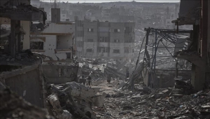 بحفار واحد.. بدء عملية انتشال جثامين ضحايا الإبادة بغزة