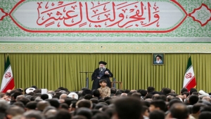 خامنئي يحذر من صراع إقليمي إذا هاجمت أمريكا إيران