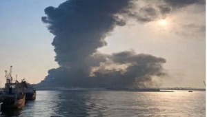 تطور لافت.. ايران تستهدف خزانات الوقود في ميناء صلالة ودول الخليج تعتبره "تصعيدا خطيرا"