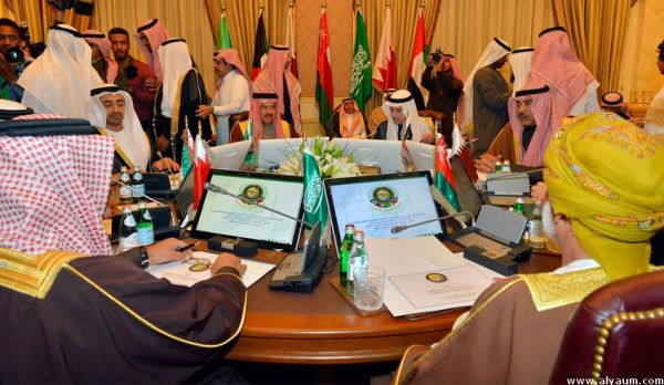 التعاون الخليجي يجدد دعمه للشرعية ويعلن عن مؤتمر دولي لإعادة اعمار اليمن