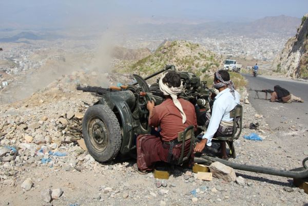 تعز : مقتل 12 من عناصر الحوثيين وتدمير اثنين مخازن سلاح للمليشيا