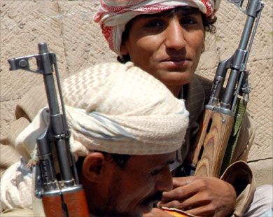 مليشيات الحوثي تنهب مرتبات المدرسين بصعدة وتحولها إلى مجهود حربي