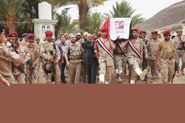 تشييع جثمان العميد الأحمر بمأرب بحضور نائب الرئيس