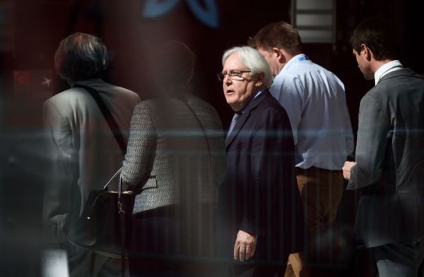 وفد الحكومة اليمنية إلى السويد للمشاركة في المحادثات