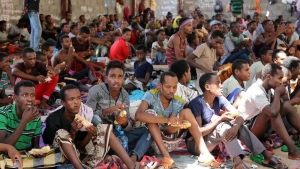 اللاجئون الأفارقة.. ظاهرة ترسم المشهد اليومي في مدينة عدن (تقرير)
