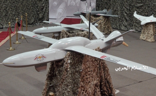 الحوثيون : استهدفنا موقعا حساسا بمطار أبها بطائرة مسيرة