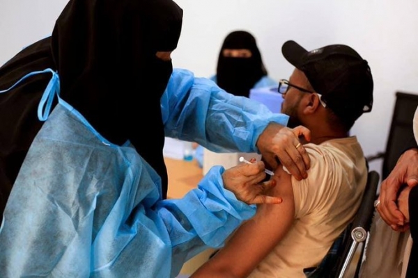 اليمن يدعو إلى توزيع عادل للقاحات كورونا لتحقيق مبادئ العدالة الإنسانية