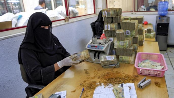 فورين بوليسي: الاقتصاد المشكلة الأكثر إلحاحًا في اليمن لا الحرب (ترجمة خاصة)