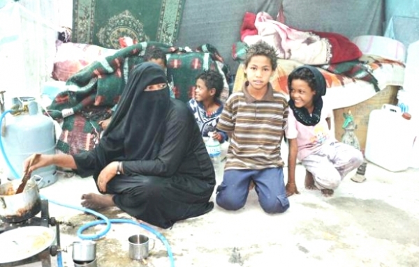 برنامج أممي: الجوع وشح السيولة يدفعان عائلات باليمن إلى أكل أوراق الشجر