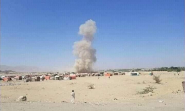 الحوثيون يقصفون مخيمات للنازحين في مأرب بالتزامن مع زيارة غروندبرغ