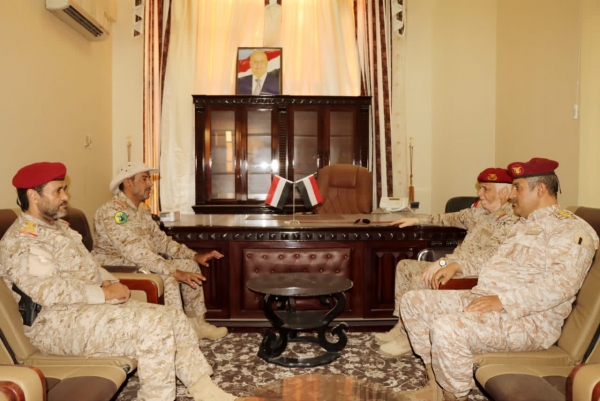 رئيس الأركان يناقش الأوضاع الأمنية في المنطقة العسكرية الأولى بحضرموت