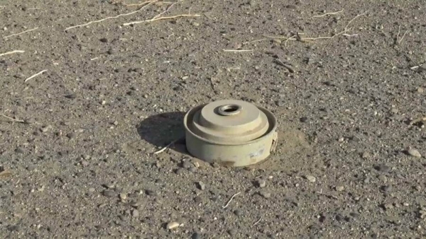إصابة ثلاثة مدنيين بينهم طفلة جراء إنفجار لغم حوثي جنوبي الحديدة